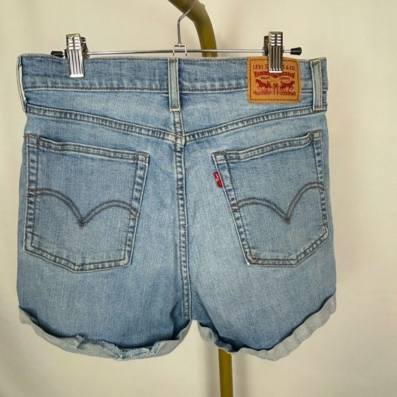 Levi’s Wedgie Denim Short - Picture 2 of 7